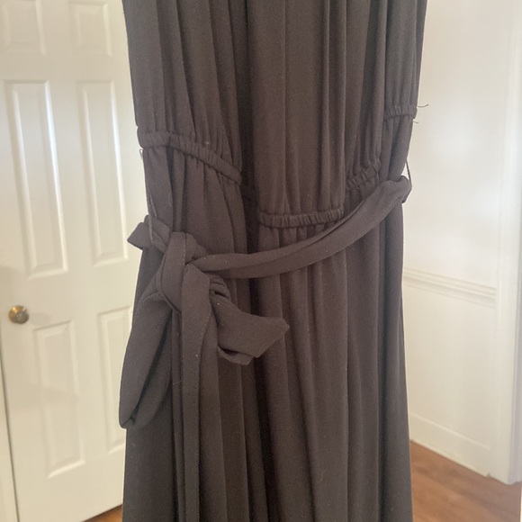 Black midi dress, worn but I. Good condition! Two easy to wear it, elastic waist - Picture 3 of 6